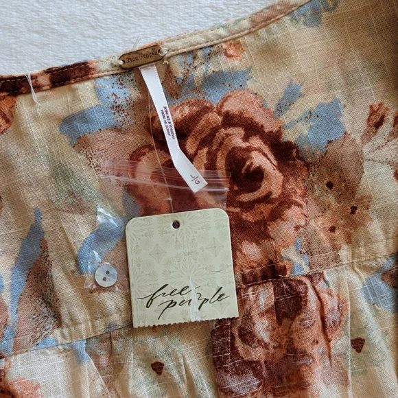 Free People Top Blouse Short Sleeve Deep V-Neck Floral Print Linen Ivory L NWT - Picture 16 of 16